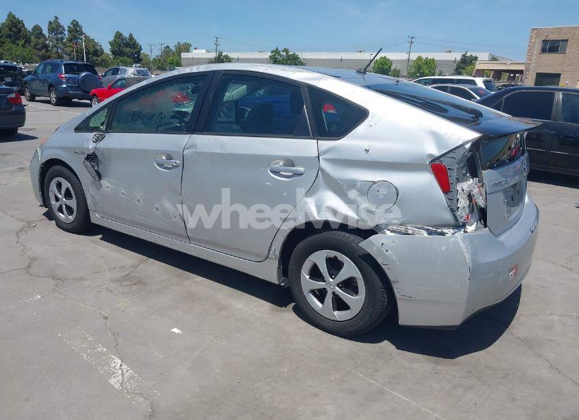 Photo 3 of 2014 Toyota Prius TWO (VIN JTDKN3DU1E0388694)