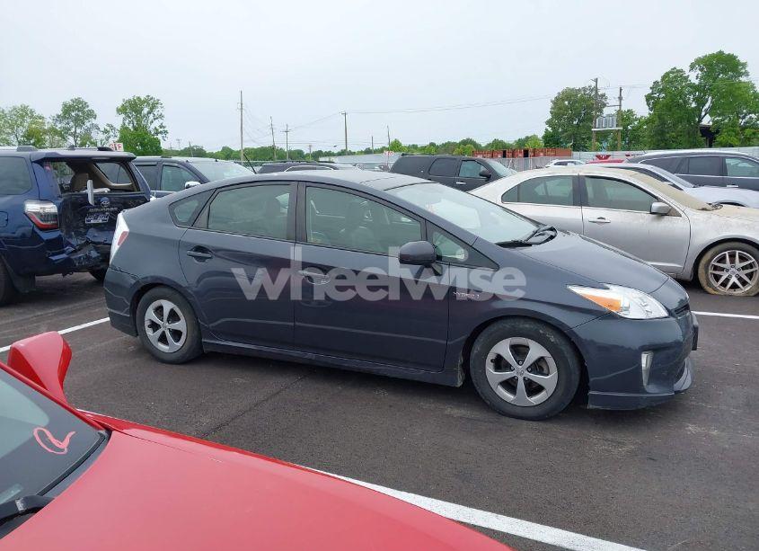 Photo 13 of 2014 Toyota Prius FOUR (VIN JTDKN3DU1E1767592)