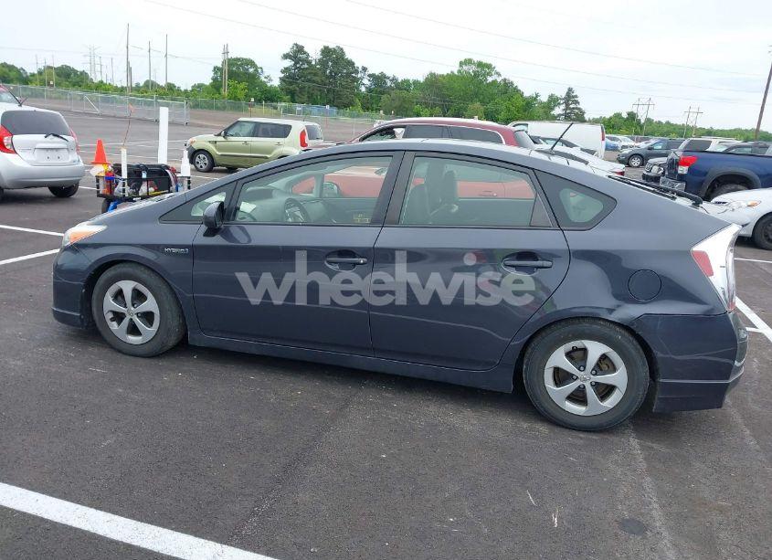 Photo 14 of 2014 Toyota Prius FOUR (VIN JTDKN3DU1E1767592)