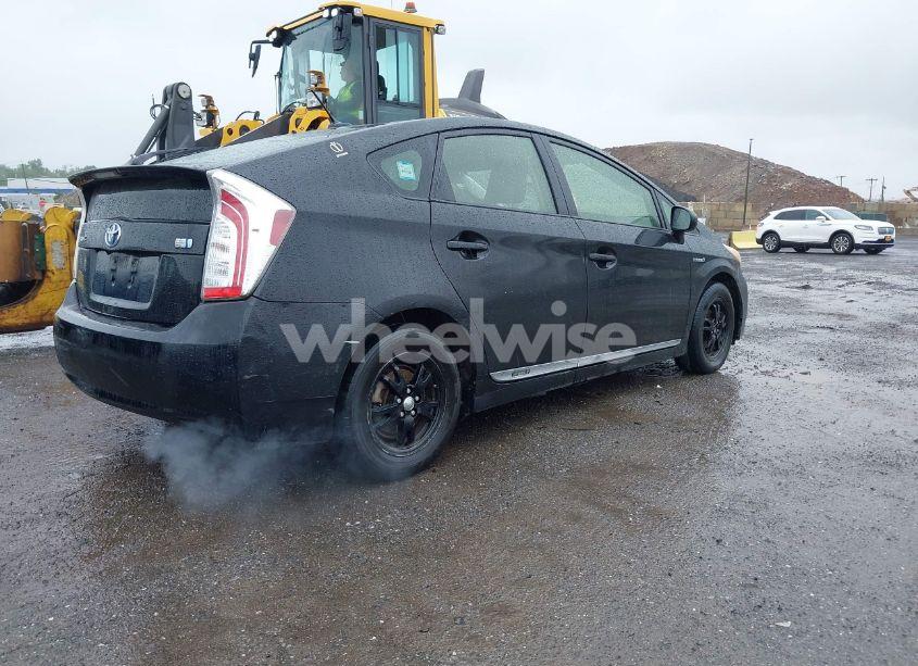 Photo 4 of 2015 Toyota Prius FIVE/FOUR/PERSONA SERIES SPECIAL EDITION/THREE/TWO (VIN JTDKN3DU1F0431223)