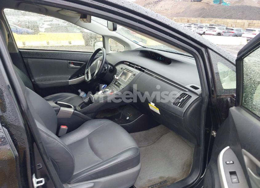 Photo 5 of 2015 Toyota Prius FIVE/FOUR/PERSONA SERIES SPECIAL EDITION/THREE/TWO (VIN JTDKN3DU1F0431223)