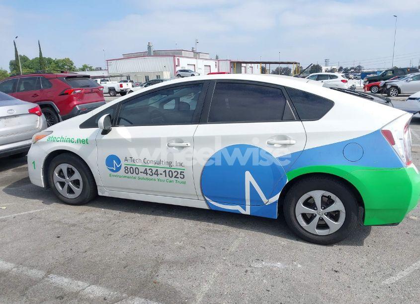 Photo 14 of 2015 Toyota Prius FIVE/FOUR/PERSONA SERIES SPECIAL EDITION/THREE/TWO (VIN JTDKN3DU1F0445414)