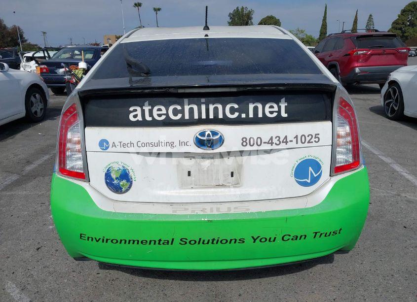 Photo 16 of 2015 Toyota Prius FIVE/FOUR/PERSONA SERIES SPECIAL EDITION/THREE/TWO (VIN JTDKN3DU1F0445414)