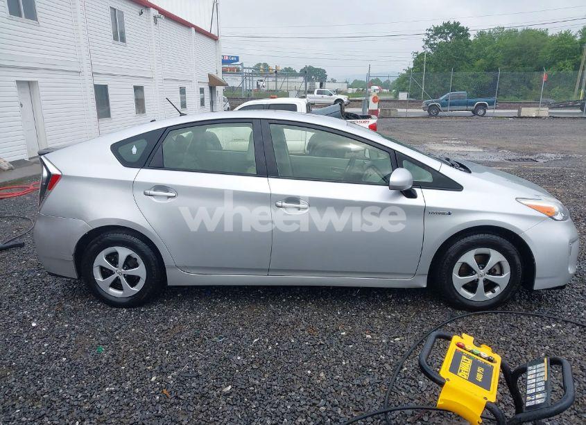 Photo 13 of 2015 Toyota Prius (VIN JTDKN3DU1F0476856)