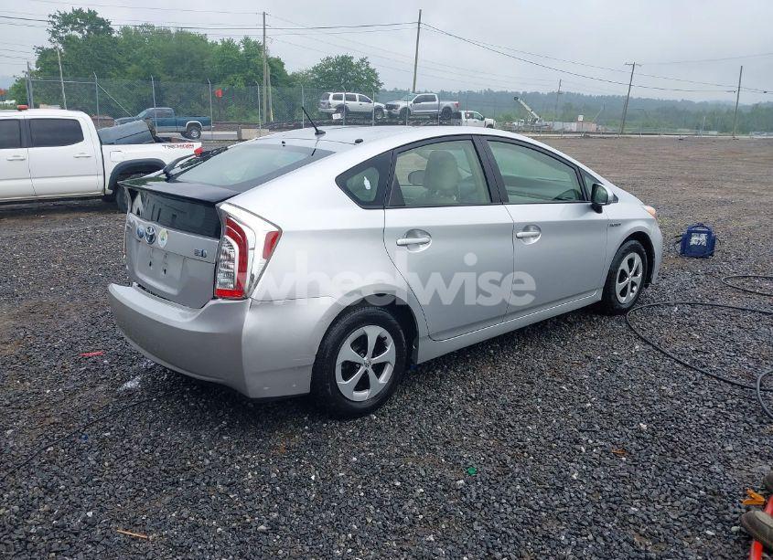 Photo 4 of 2015 Toyota Prius (VIN JTDKN3DU1F0476856)