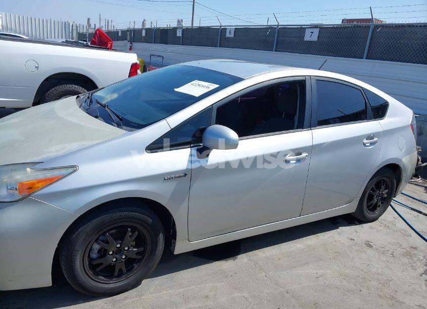 Photo 14 of 2015 Toyota Prius TWO (VIN JTDKN3DU1F1986165)