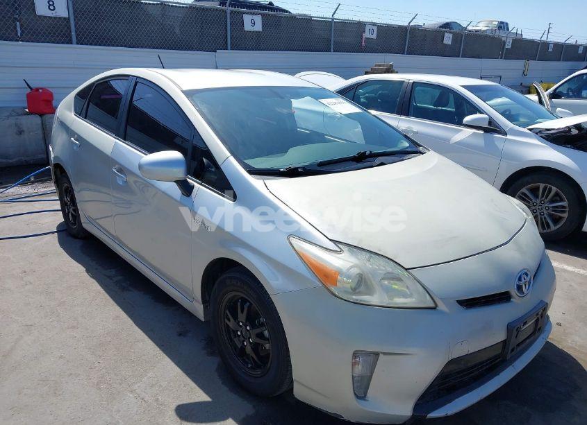 Photo 6 of 2015 Toyota Prius TWO (VIN JTDKN3DU1F1986165)