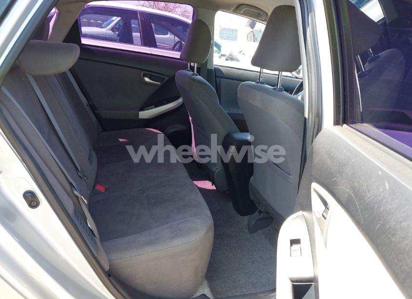 Photo 8 of 2015 Toyota Prius TWO (VIN JTDKN3DU1F1986165)