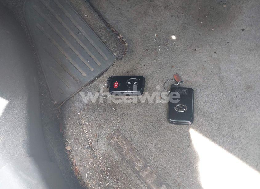 Photo 11 of 2010 Toyota Prius IV (VIN JTDKN3DU2A0008479)