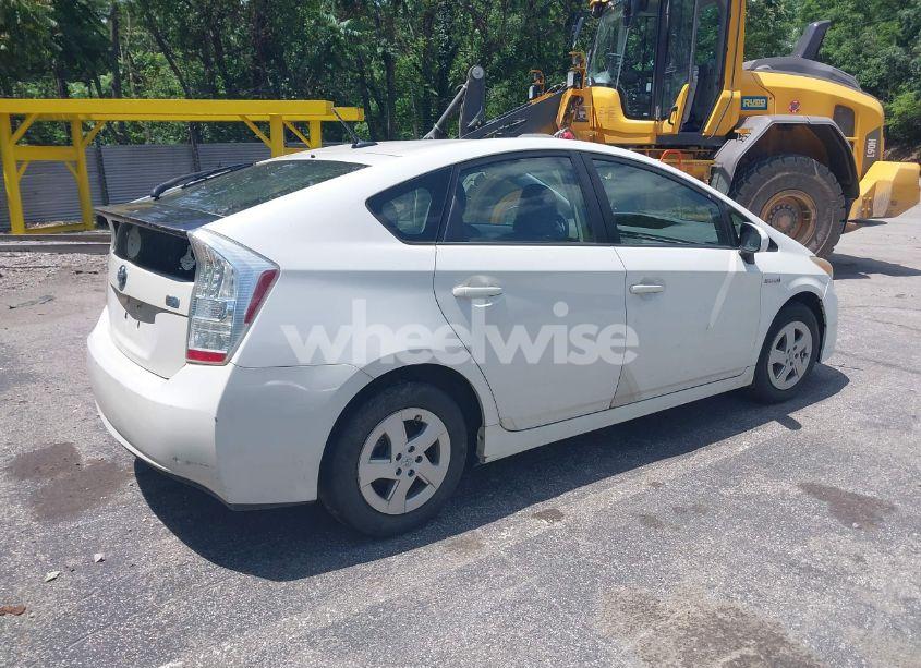 Photo 4 of 2010 Toyota Prius IV (VIN JTDKN3DU2A0008479)