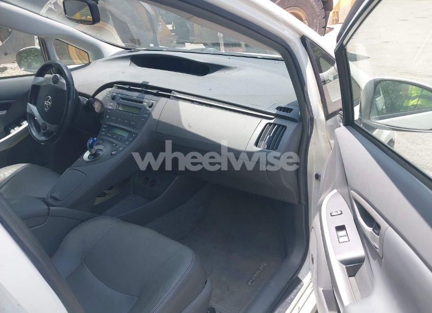 Photo 5 of 2010 Toyota Prius IV (VIN JTDKN3DU2A0008479)