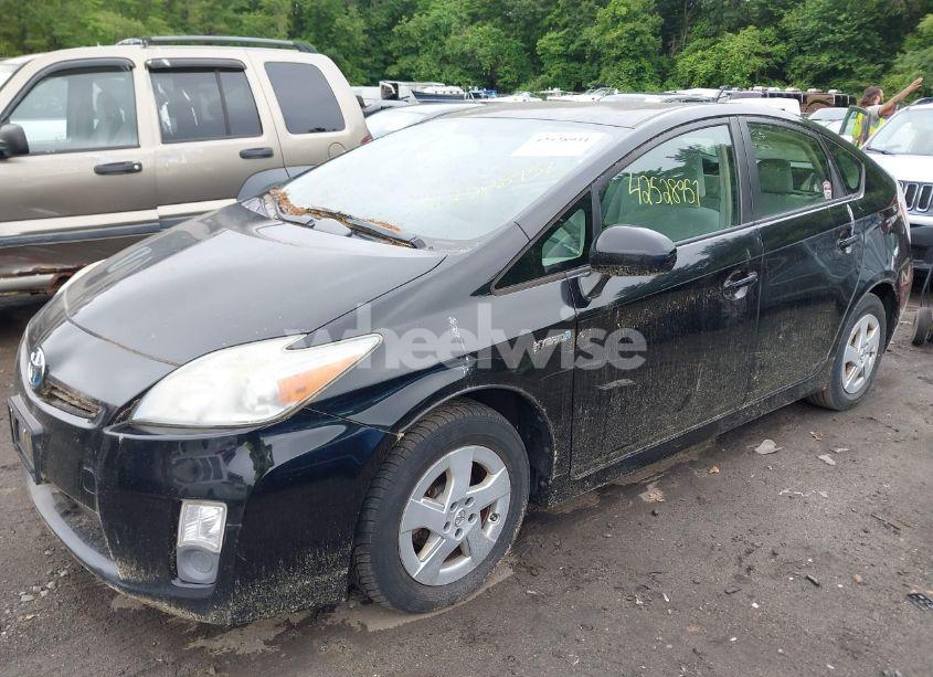 Photo 2 of 2010 Toyota Prius III (VIN JTDKN3DU2A0058833)