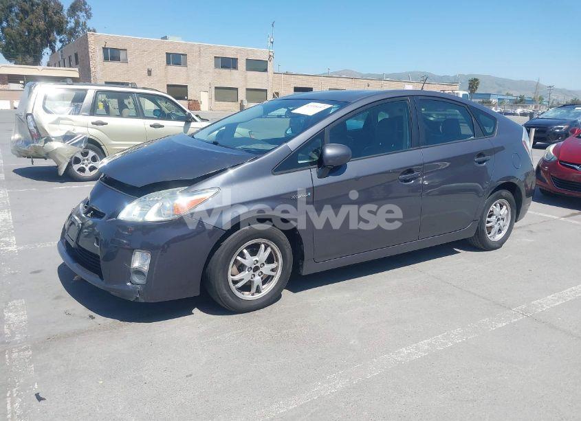 Photo 2 of 2010 Toyota Prius IV (VIN JTDKN3DU2A0188949)