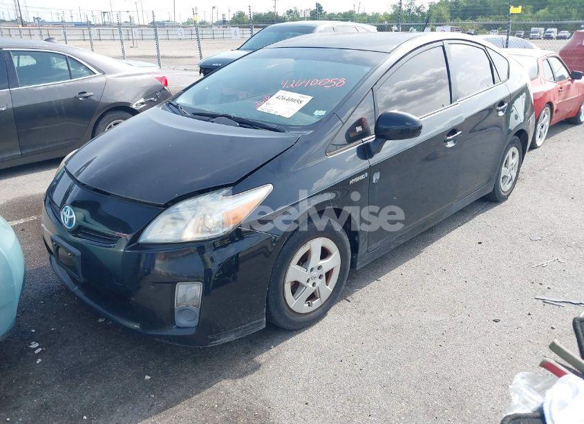 Photo 2 of 2010 Toyota Prius II (VIN JTDKN3DU2A0203353)