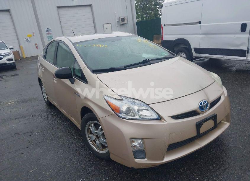 2010 Toyota Prius III (VIN JTDKN3DU2A1002661) main photo