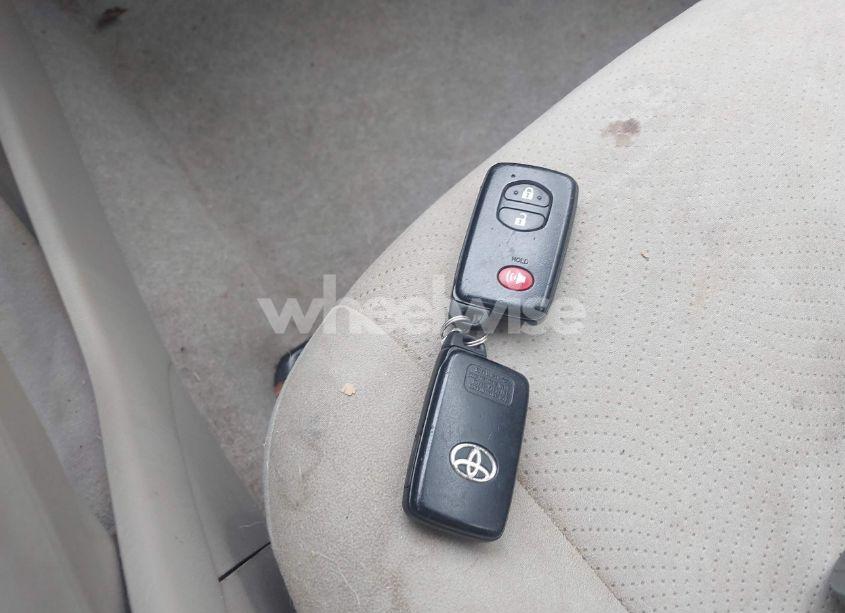 Photo 11 of 2010 Toyota Prius III (VIN JTDKN3DU2A1002661)