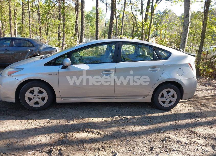 Photo 14 of 2010 Toyota Prius III (VIN JTDKN3DU2A5058561)