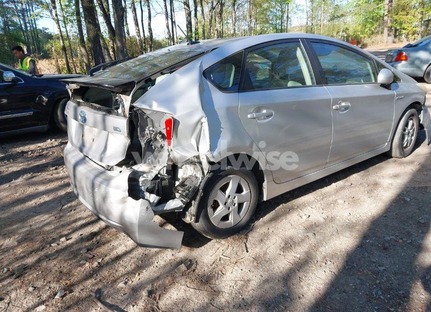 Photo 4 of 2010 Toyota Prius III (VIN JTDKN3DU2A5058561)