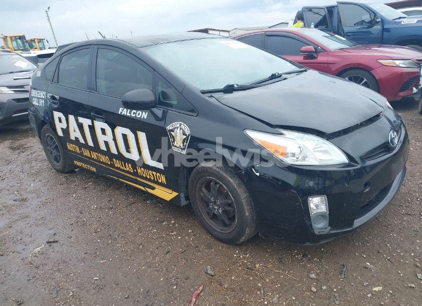 2011 Toyota Prius TWO (VIN JTDKN3DU2B0313563) main photo