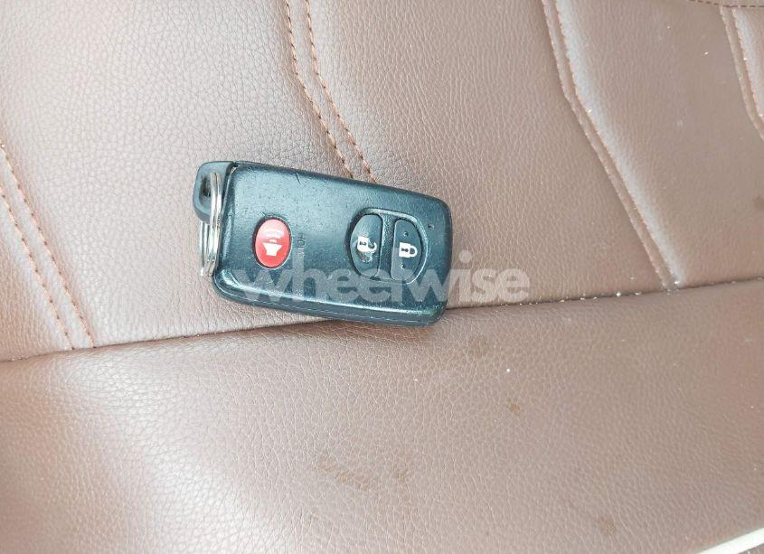 Photo 11 of 2011 Toyota Prius TWO (VIN JTDKN3DU2B0313563)