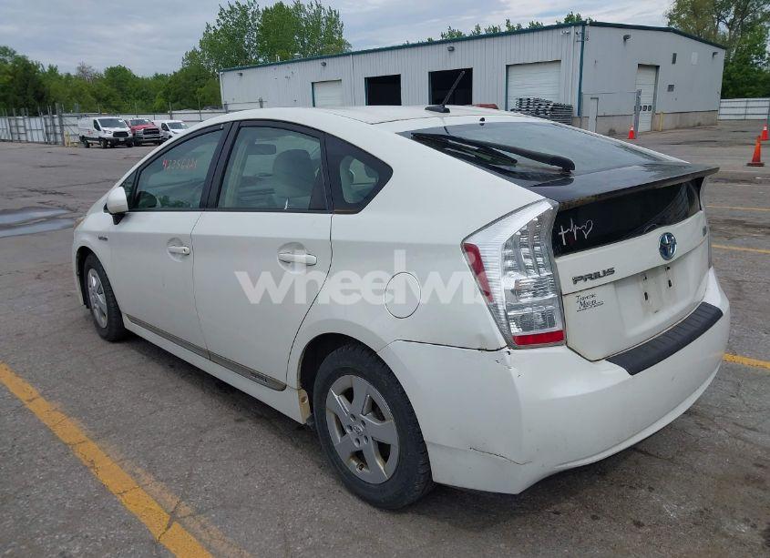 Photo 3 of 2011 Toyota Prius TWO (VIN JTDKN3DU2B1412197)