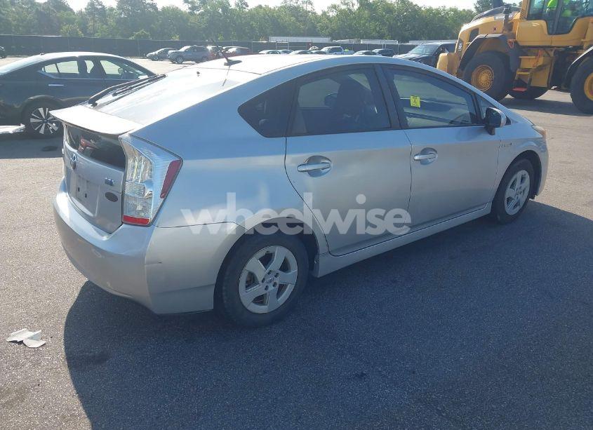 Photo 4 of 2011 Toyota Prius THREE (VIN JTDKN3DU2B5296797)
