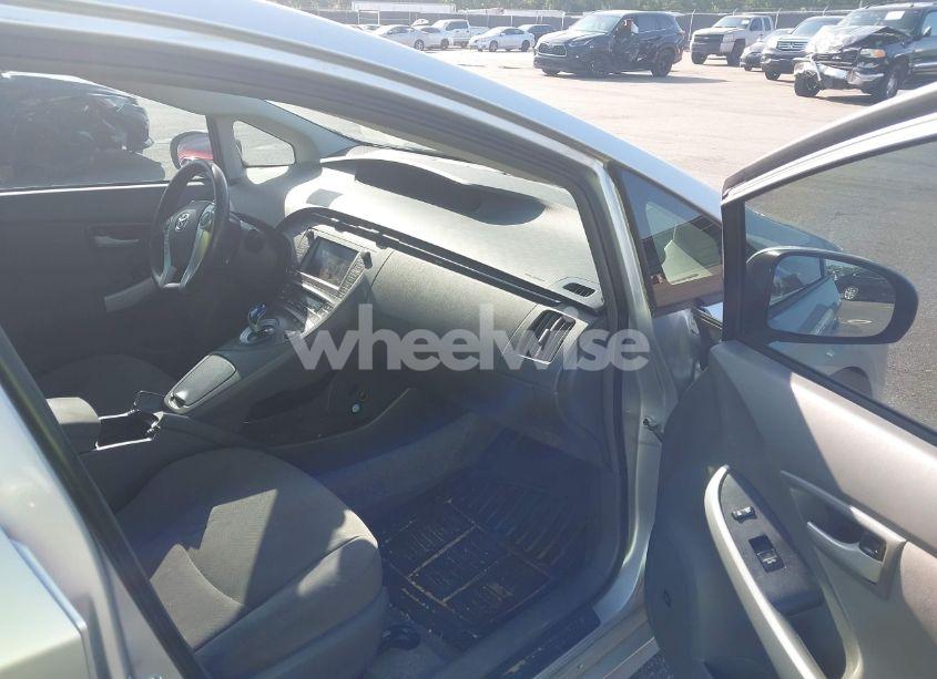 Photo 5 of 2011 Toyota Prius THREE (VIN JTDKN3DU2B5296797)