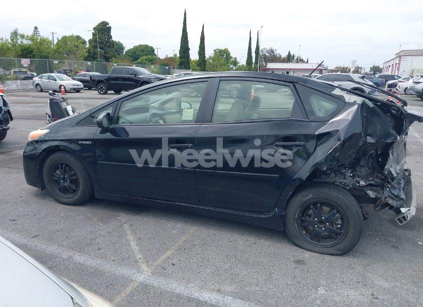 Photo 14 of 2012 Toyota Prius THREE (VIN JTDKN3DU2C1533782)