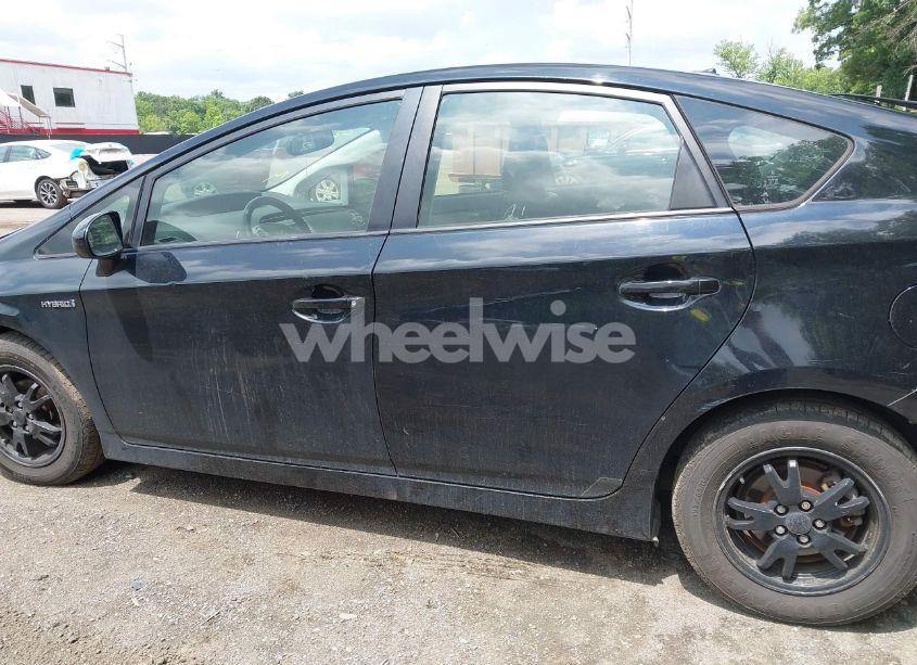 Photo 14 of 2013 Toyota Prius FIVE/FOUR/THREE/THREE SE/TWO (VIN JTDKN3DU2D1623015)