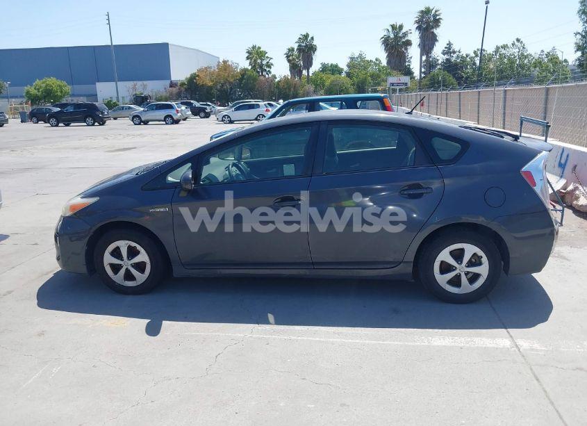 Photo 14 of 2013 Toyota Prius TWO (VIN JTDKN3DU2D1720778)