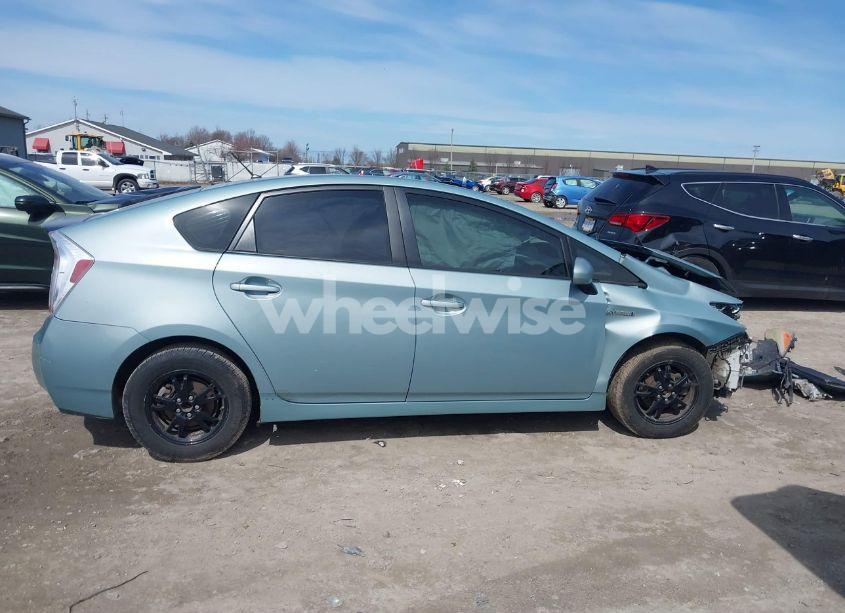 Photo 14 of 2013 Toyota Prius TWO (VIN JTDKN3DU2D5553055)