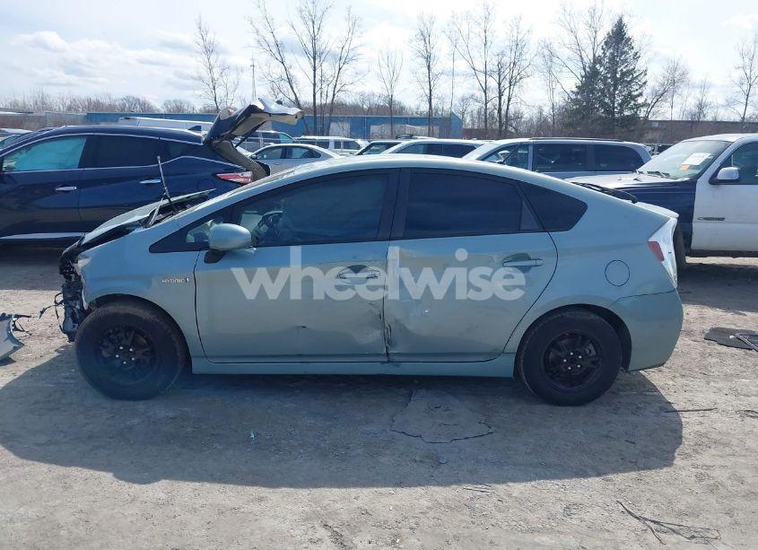 Photo 15 of 2013 Toyota Prius TWO (VIN JTDKN3DU2D5553055)