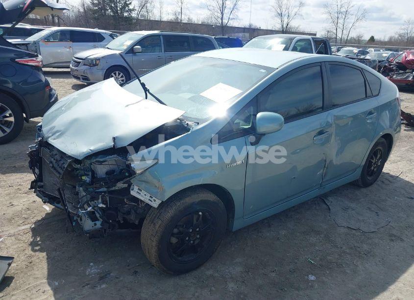 Photo 2 of 2013 Toyota Prius TWO (VIN JTDKN3DU2D5553055)