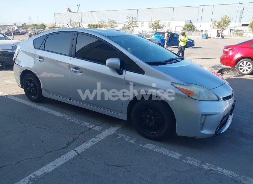2013 Toyota Prius TWO (VIN JTDKN3DU2D5701401) main photo