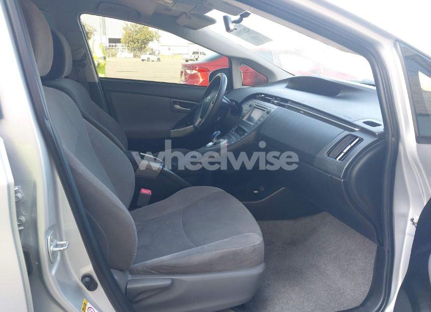 Photo 5 of 2013 Toyota Prius TWO (VIN JTDKN3DU2D5701401)