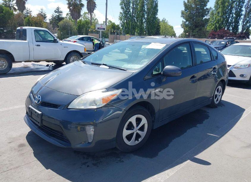 Photo 6 of 2014 Toyota Prius TWO (VIN JTDKN3DU2E0377039)