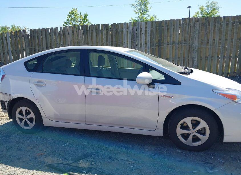 Photo 13 of 2014 Toyota Prius FOUR (VIN JTDKN3DU2E0390342)