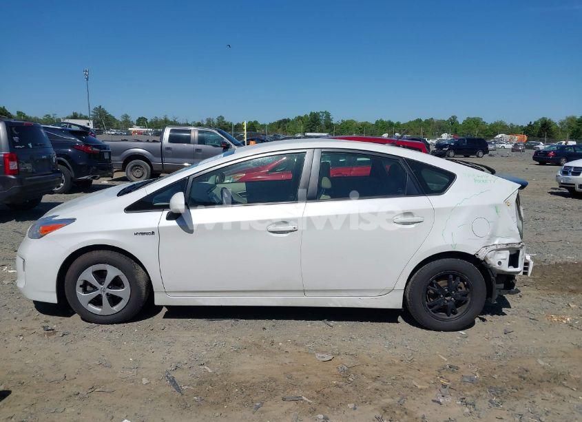 Photo 14 of 2014 Toyota Prius FOUR (VIN JTDKN3DU2E0390342)