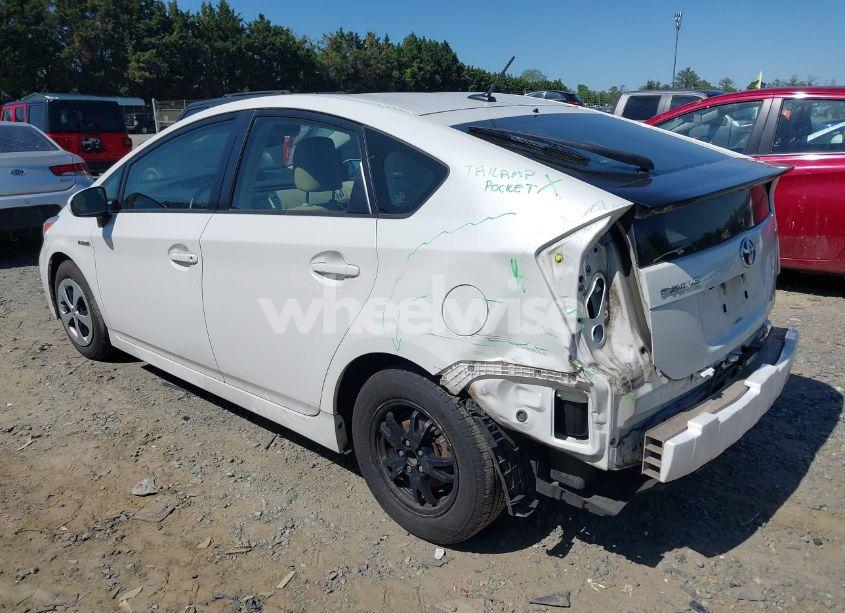 Photo 3 of 2014 Toyota Prius FOUR (VIN JTDKN3DU2E0390342)