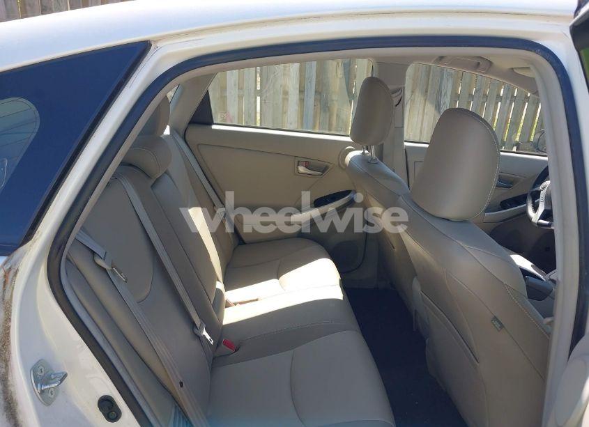 Photo 8 of 2014 Toyota Prius FOUR (VIN JTDKN3DU2E0390342)