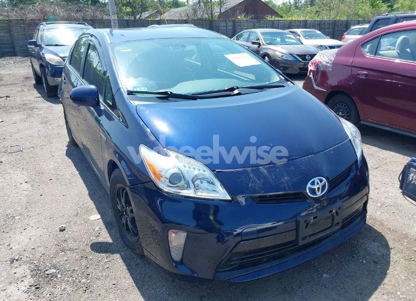 Photo 13 of 2014 Toyota Prius TWO (VIN JTDKN3DU2E1771831)