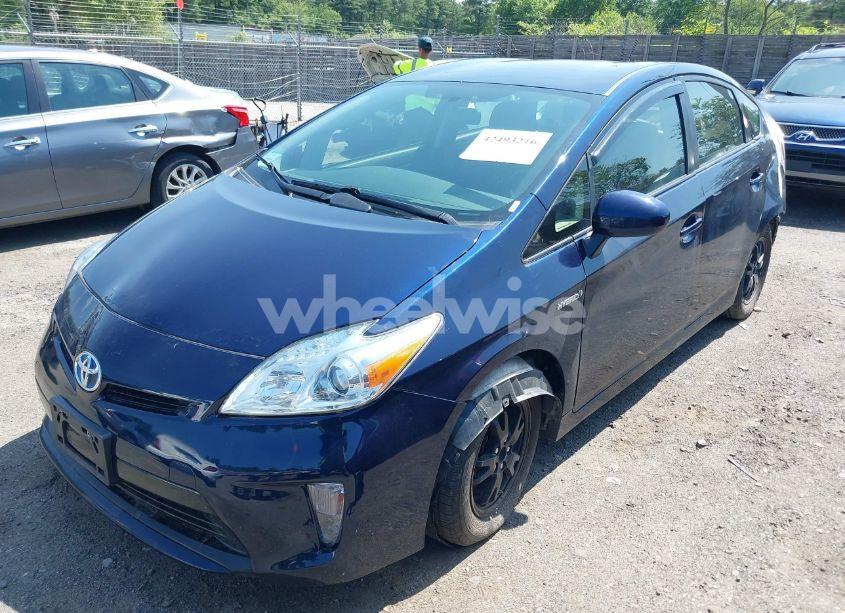 Photo 2 of 2014 Toyota Prius TWO (VIN JTDKN3DU2E1771831)