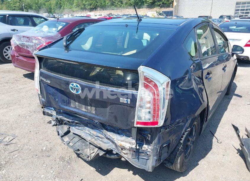 Photo 4 of 2014 Toyota Prius TWO (VIN JTDKN3DU2E1771831)