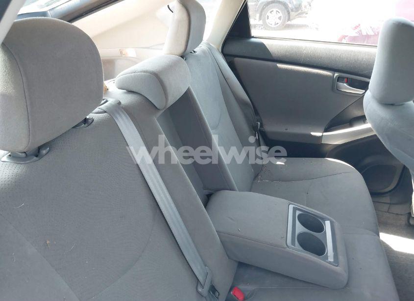 Photo 8 of 2014 Toyota Prius TWO (VIN JTDKN3DU2E1771831)