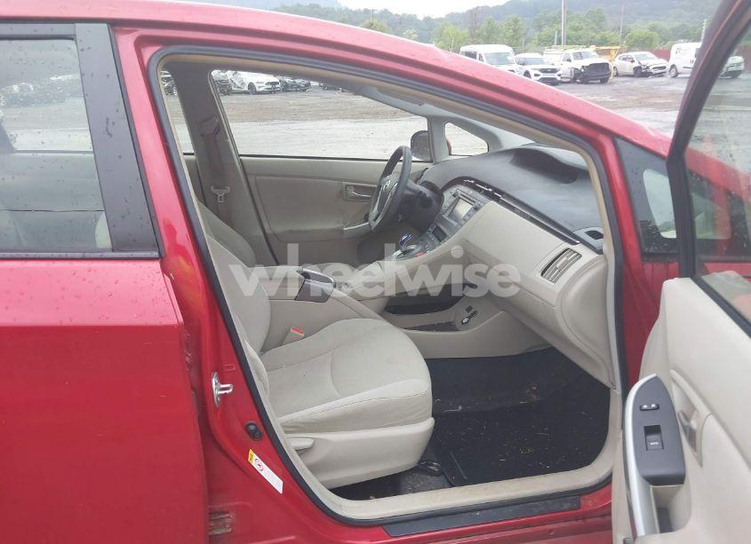 Photo 5 of 2014 Toyota Prius (VIN JTDKN3DU2E1772509)