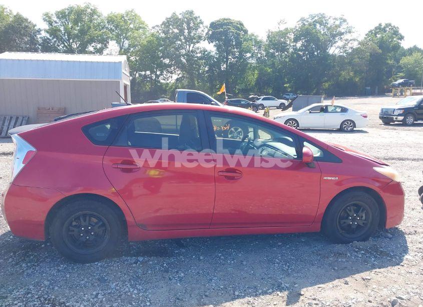 Photo 13 of 2014 Toyota Prius TWO (VIN JTDKN3DU2E1774423)