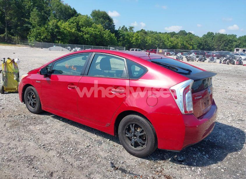 Photo 3 of 2014 Toyota Prius TWO (VIN JTDKN3DU2E1774423)