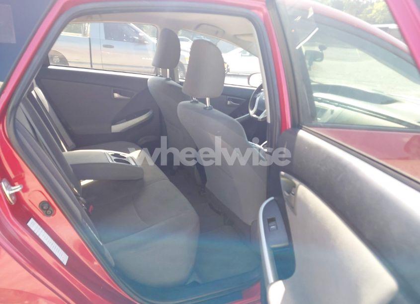 Photo 8 of 2014 Toyota Prius TWO (VIN JTDKN3DU2E1774423)