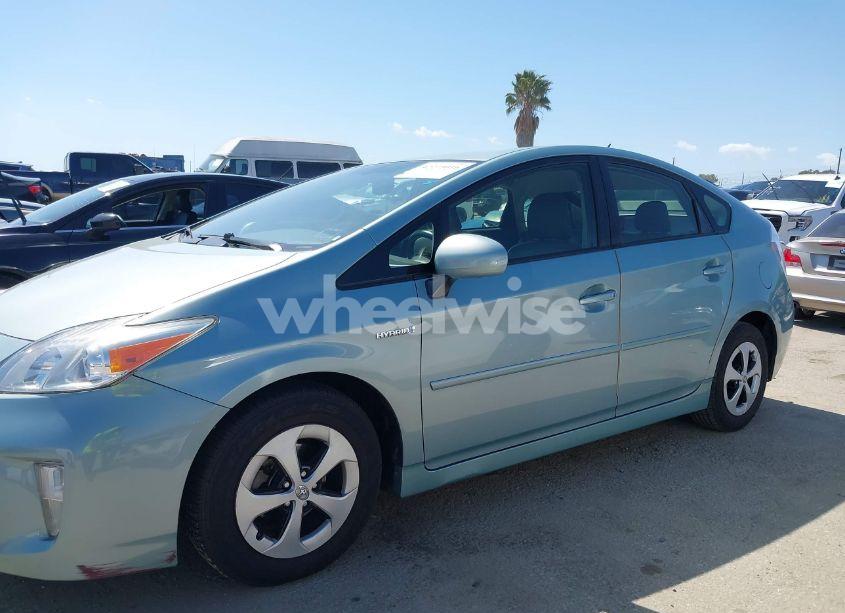 Photo 14 of 2014 Toyota Prius FOUR (VIN JTDKN3DU2E1841005)