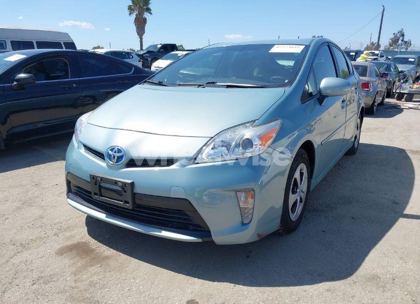 Photo 2 of 2014 Toyota Prius FOUR (VIN JTDKN3DU2E1841005)